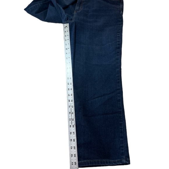 Gloria Vanderbilt Amanda  Classic
Jeans Tapered Leg Hartford Super
Stretch - Picture 5 of 6